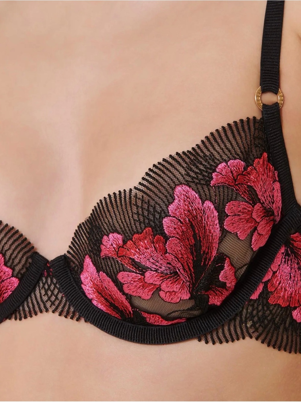 Bluebells Floral Lace Underwire Bra in Black and Pink